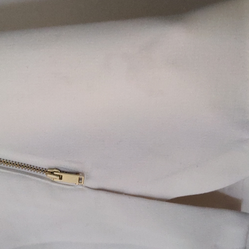 *Outfit* Banana Republic skirt (6) Calvin Klein Shirt (M) Tailor Shirt (M) - Picture 3 of 17